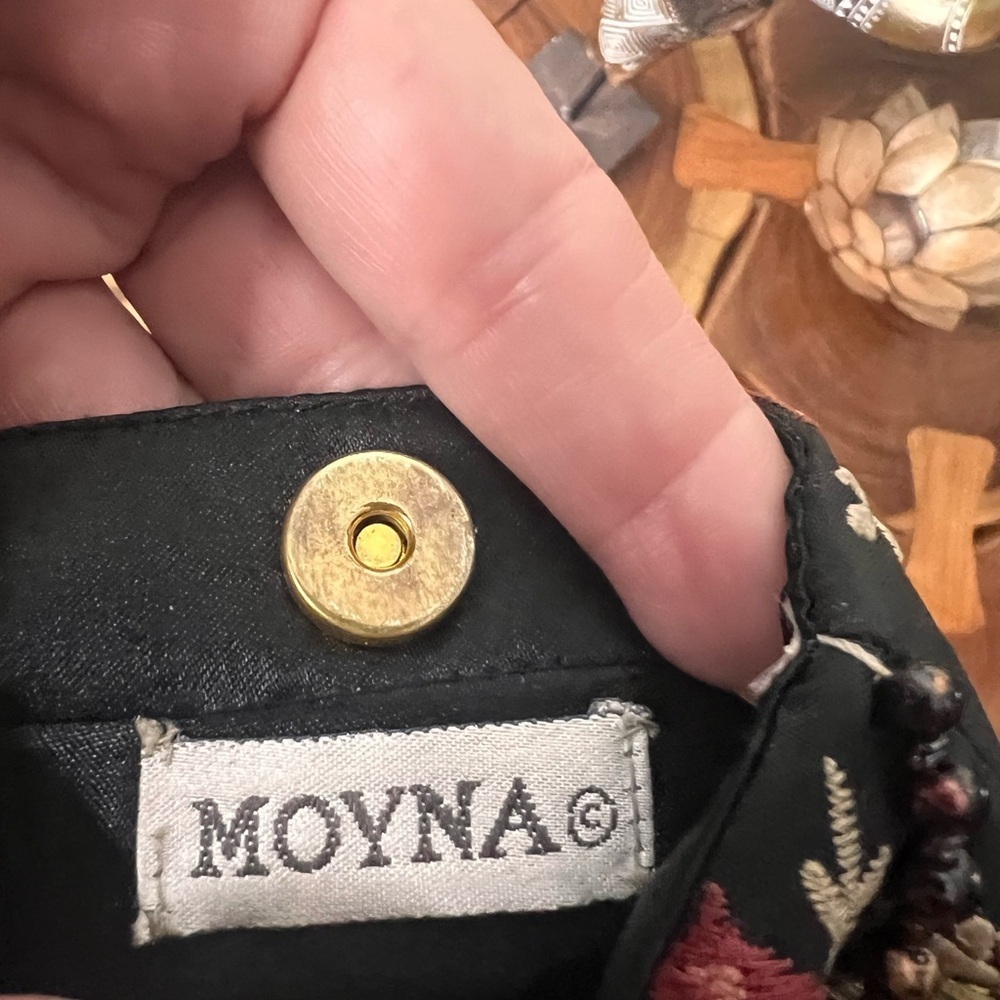 Embroidered Vintage Moyna coin purse. - Picture 4 of 7